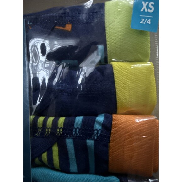 NEW 4 Piece Trimfit Boys Boxer Briefs Underwear XS 2/4 - Picture 2 of 4